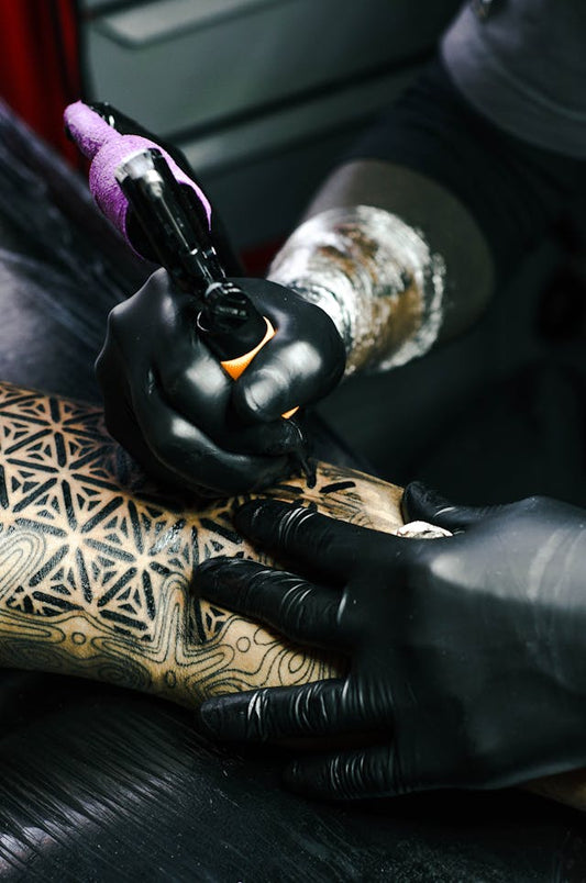The Best Disposable Gloves for Tattoo Artists: What You Need to Know