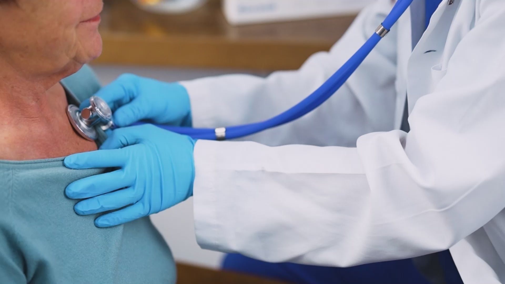 nitrile examination gloves